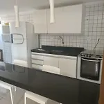 Amplo apartamento quarto e sala na praia de Ponta verde